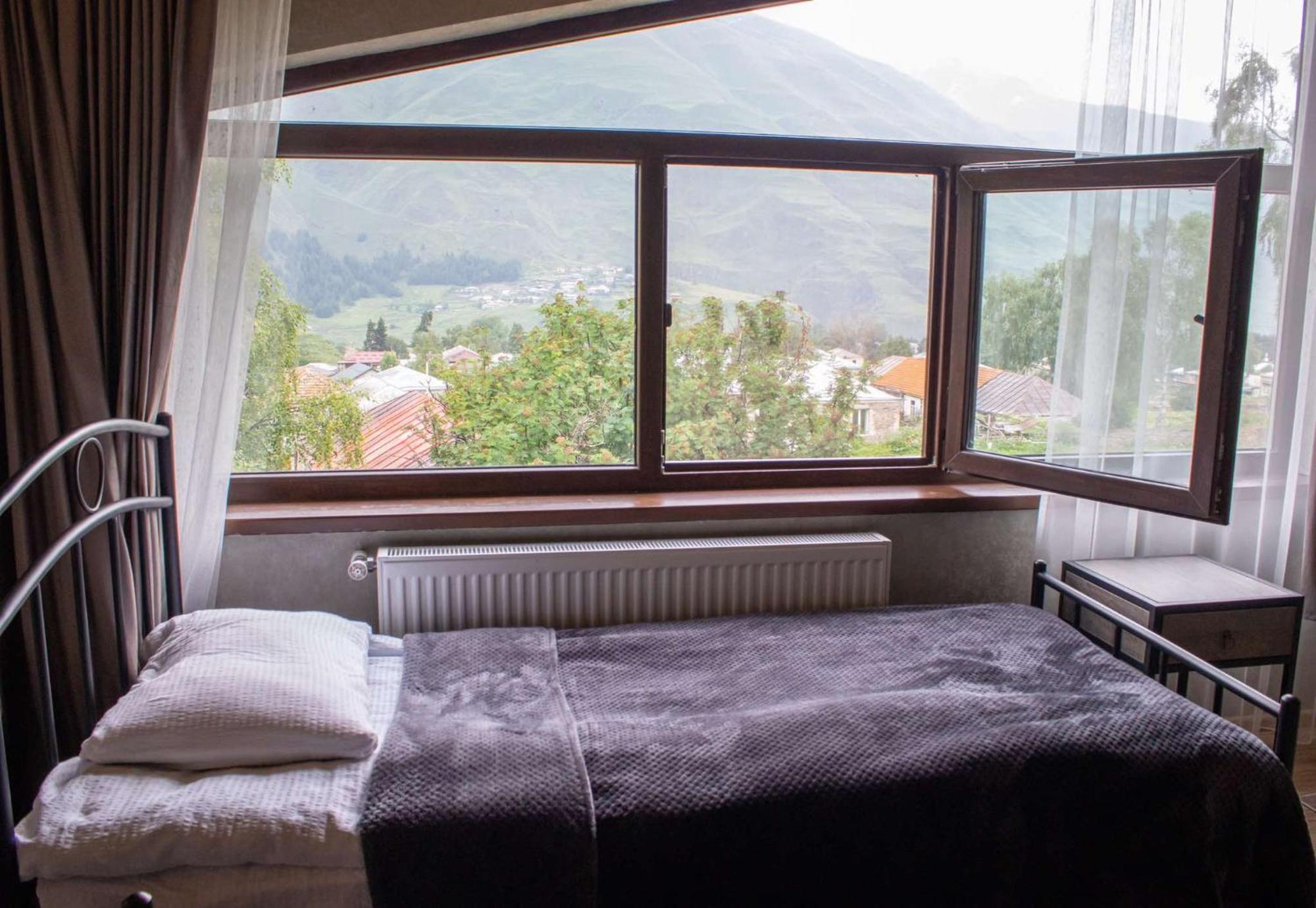 Hotel Garemta Stepancminda Exteriér fotografie
