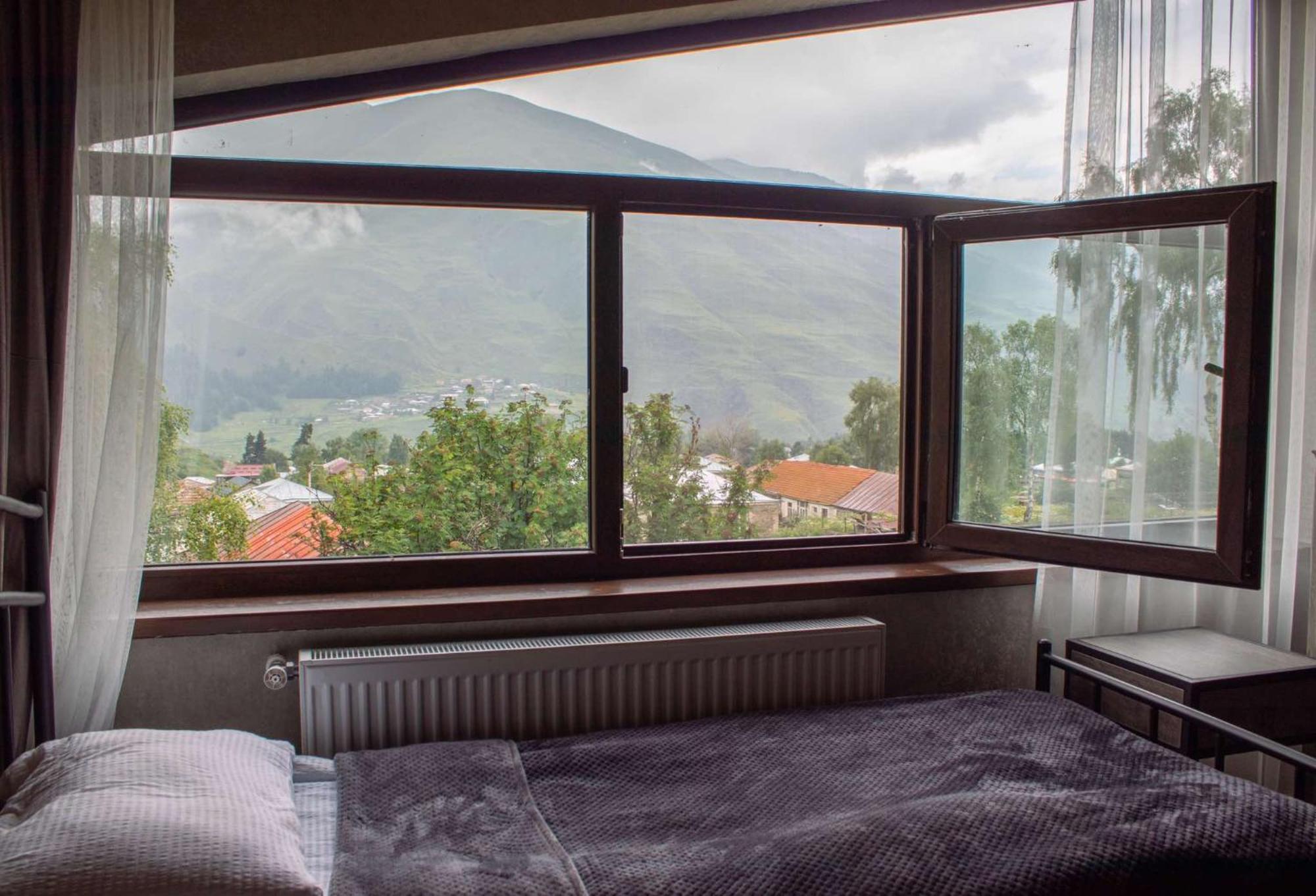 Hotel Garemta Stepancminda Exteriér fotografie